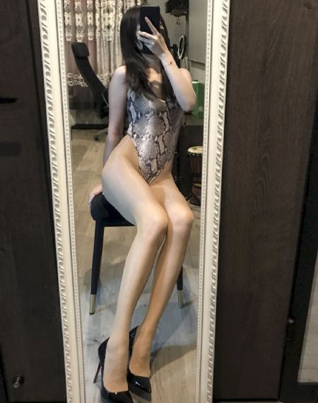 天降女子从二楼掉下来了
