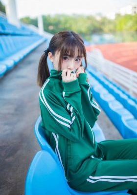 森林里的熊先生在冬眠